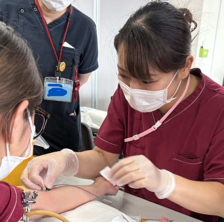 看護部新人研修　採血行いました！